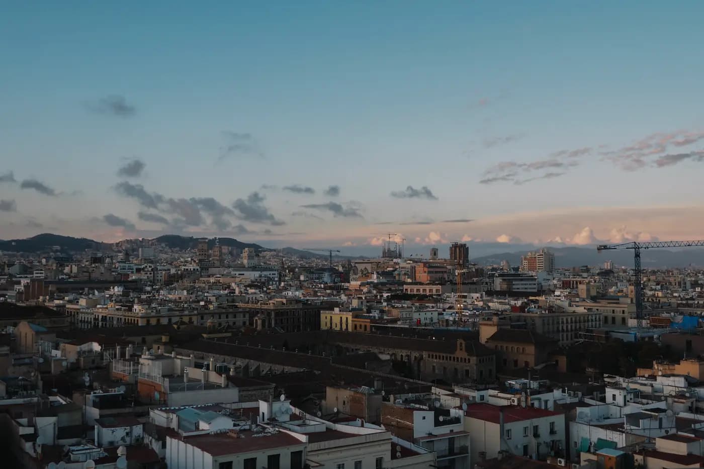 برشلونة عند الغروب، من الجو