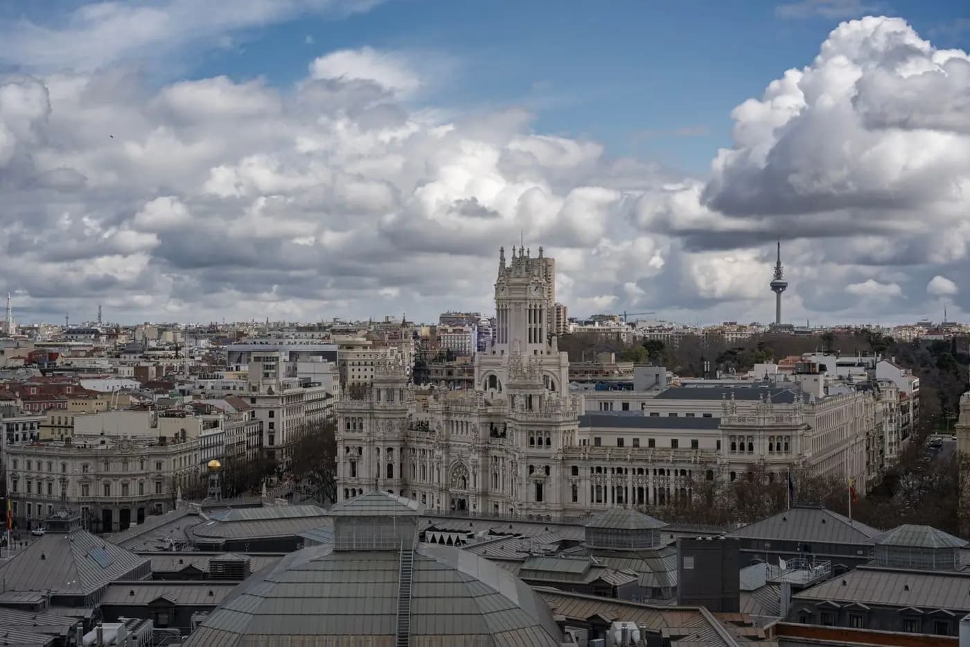منظر جوي لمدريد يُظهر Palacio de Cibeles