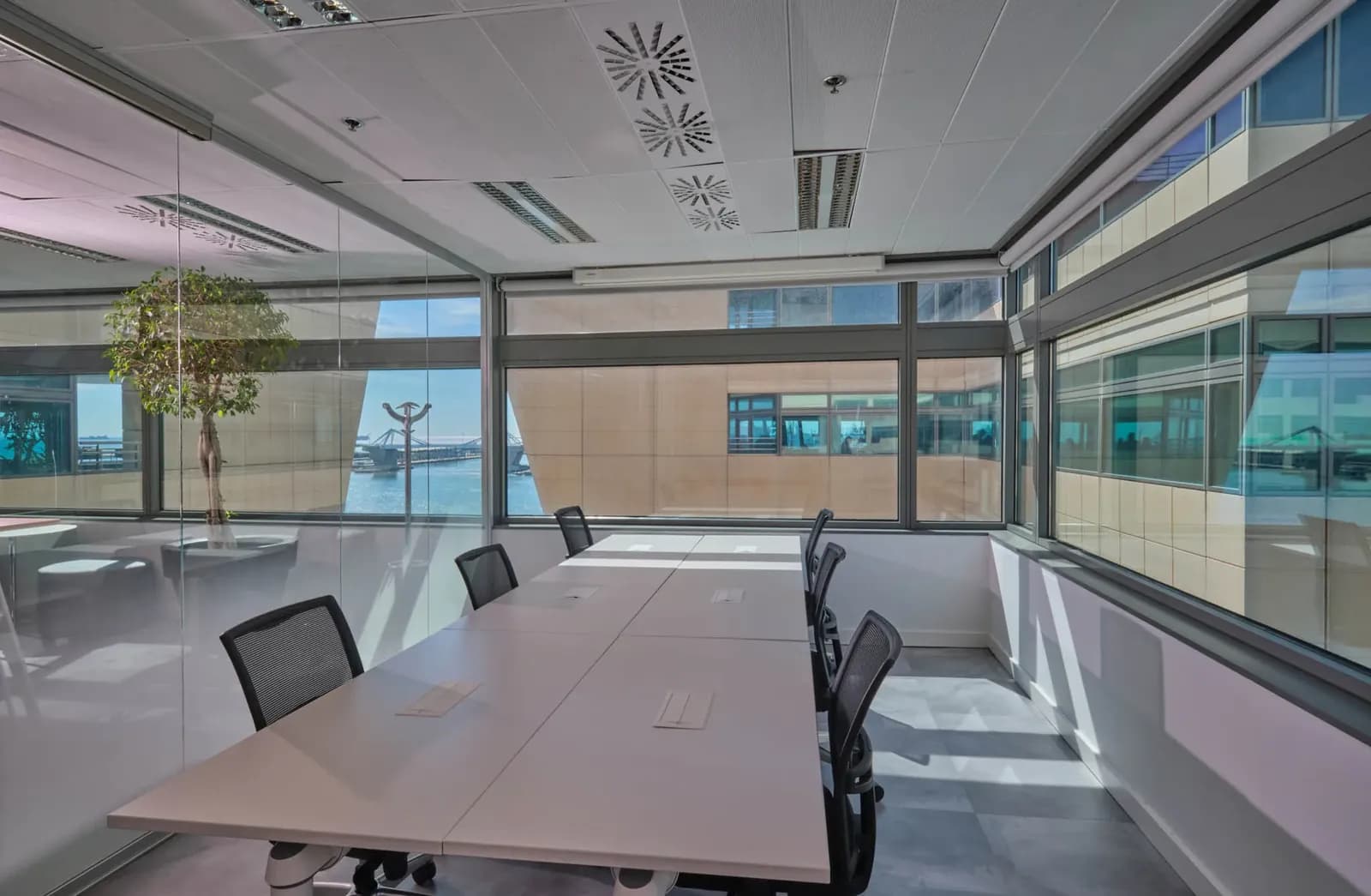 WTC Barcelona meeting room with a view of the harbour