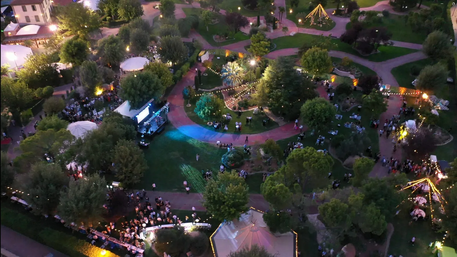 Aerial view of the Complejo El Olivar gardens at dusk