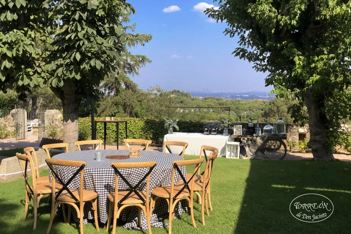Tables set facing the sierra