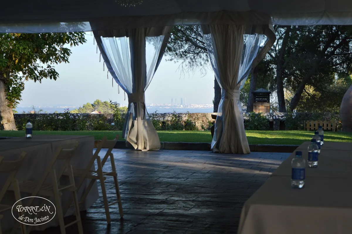 Terrace with views over the sierra