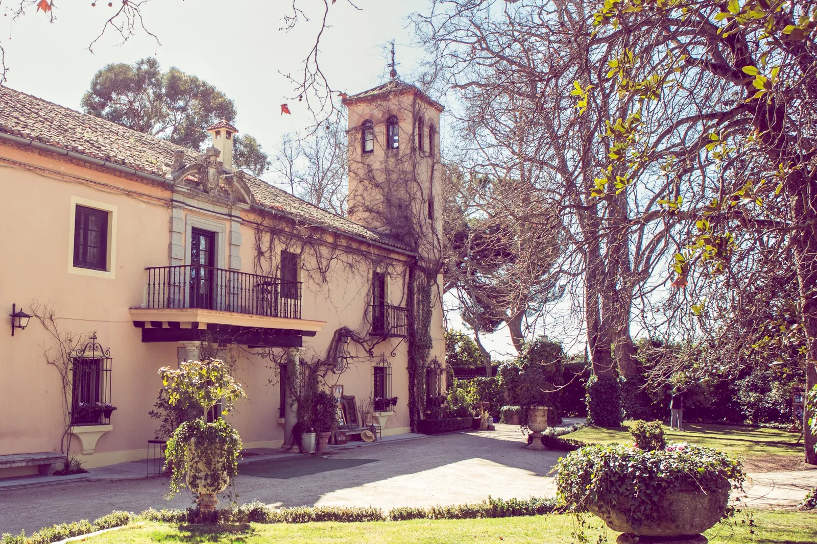 House and gardens of Finca Las Jarillas
