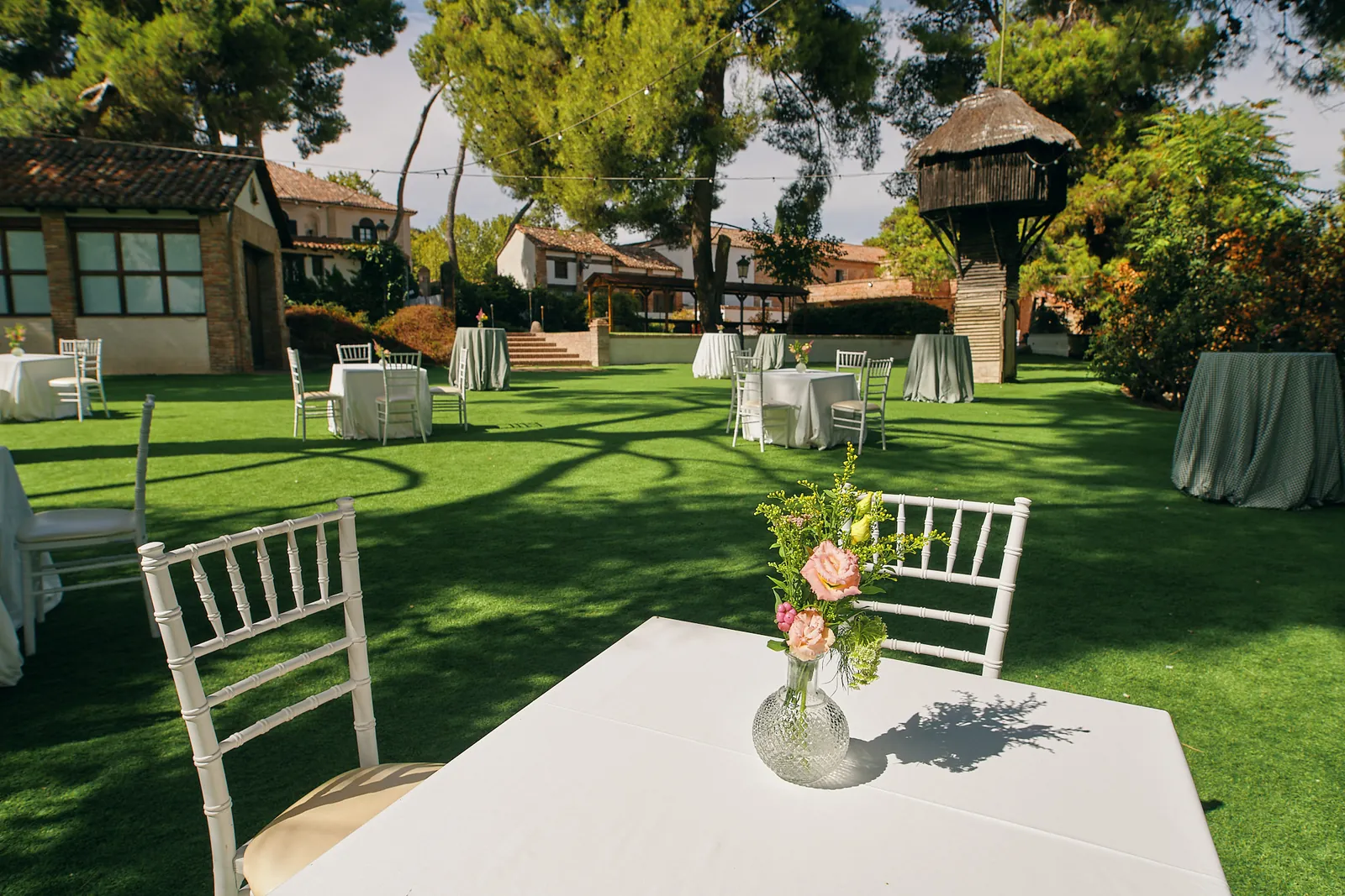 Cocktail in the gardens of the Palacio del Negralejo