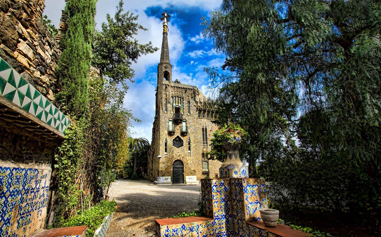 Bellesguard Tower by Antoni Gaudí and its gardens