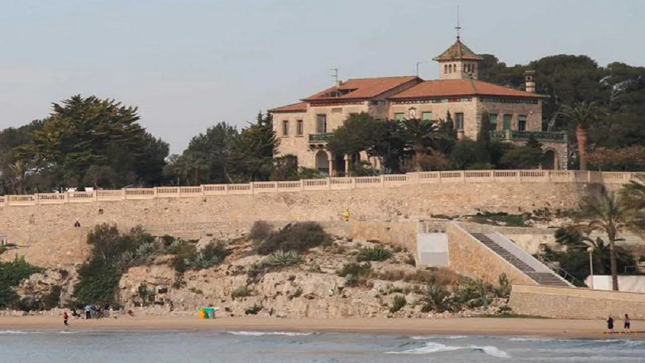 Xalet del Nin, villa on the cliff above the sea, near Barcelona