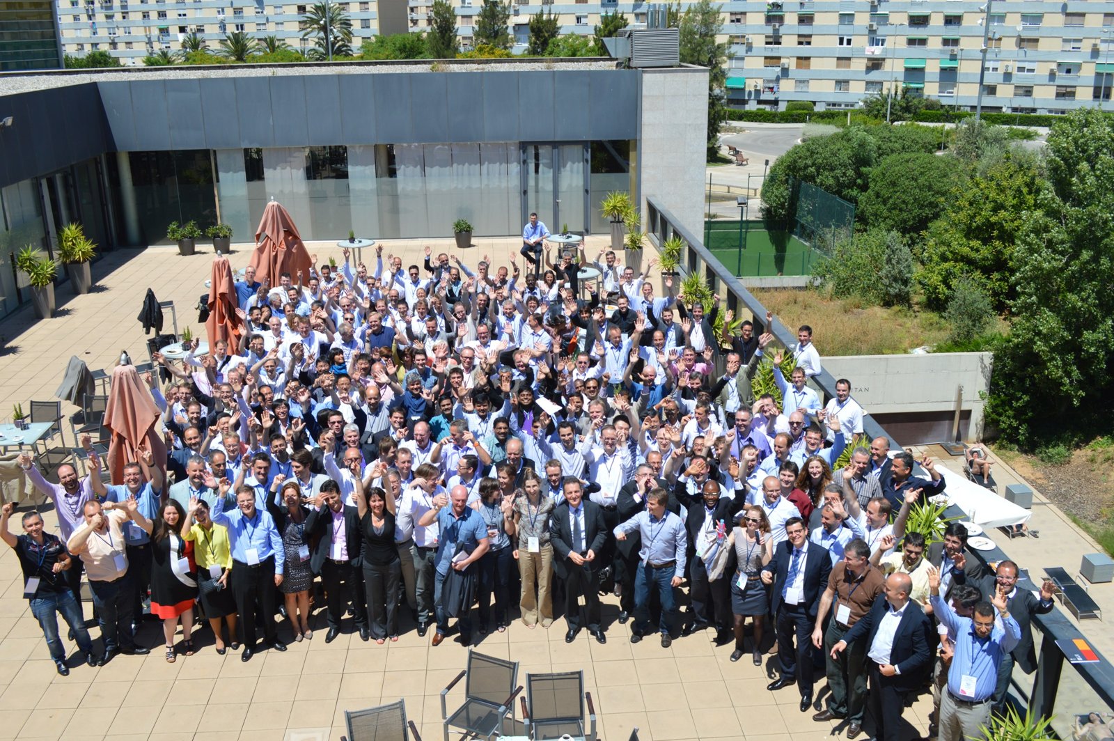 Group photo of the 320 Faiveley Transport convention participants